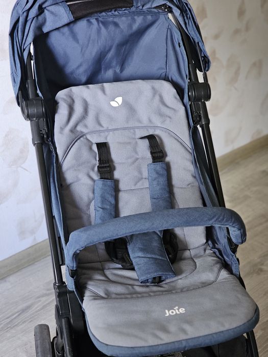 Коляска Joie pact