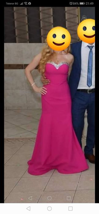 Официална рокля.