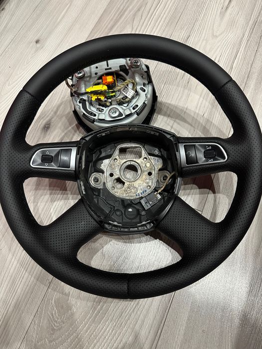 Нов Претапициран Волан за Audi с Airbag и инсталация Неизползван