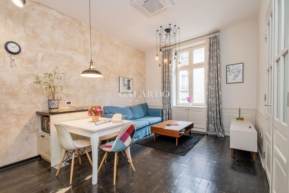 Дава се под наем Двустаен апартамент в София, Център - 60 кв.м за 880 € - Снимка #1