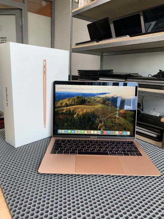 MacBook Air 13 2020 Gold. Полный комлпект с коробкой.
