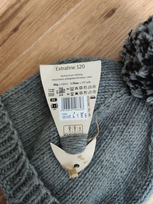 Căciulă damă din lână merino