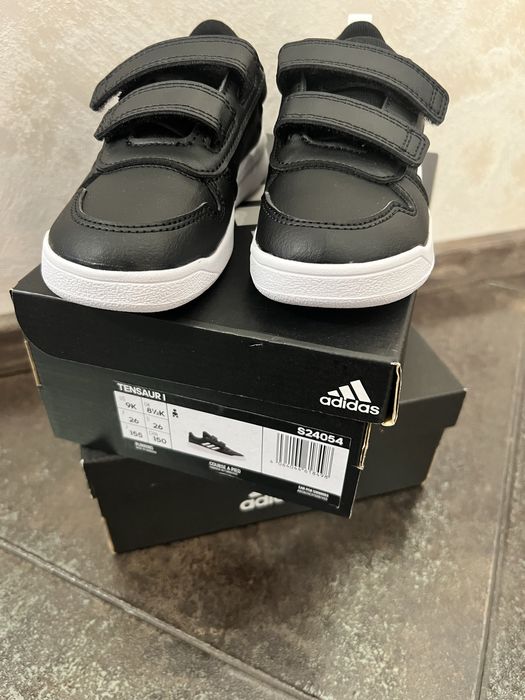 Нови детски обувки Adidas Tensaur