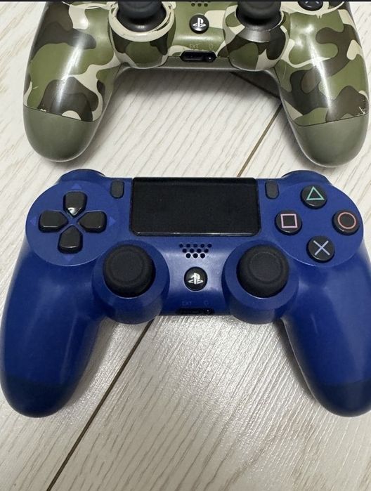 Продам джостикина пс4