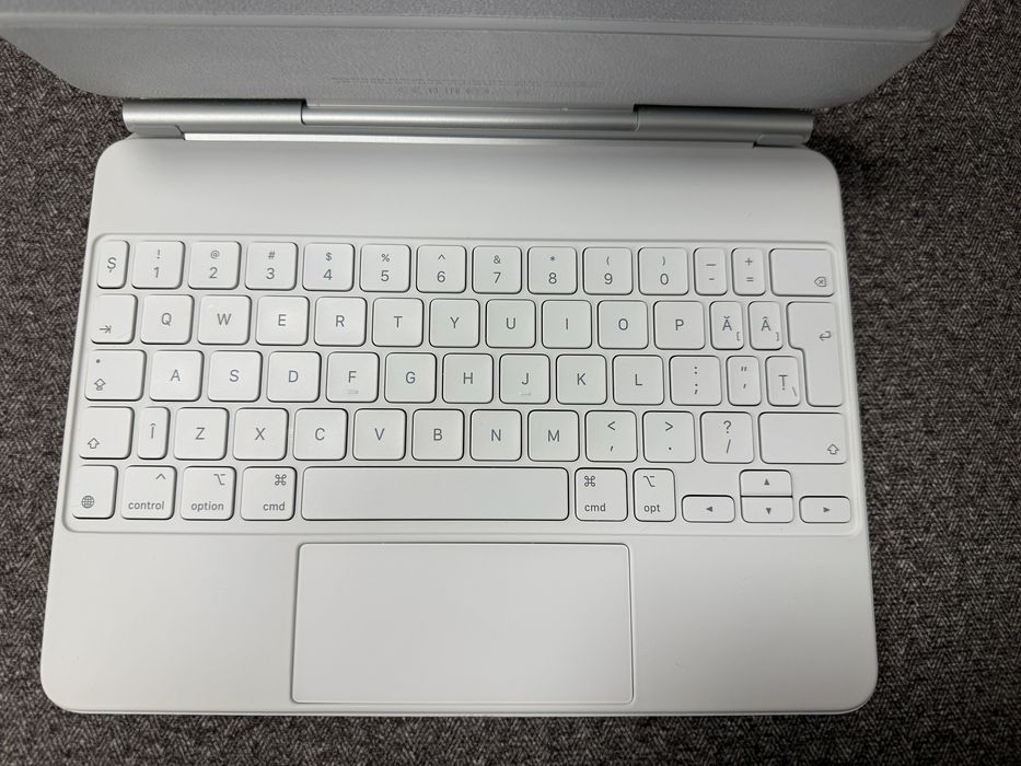 Apple Magic Keyboard pentru iPad 11-inch – original, cod
