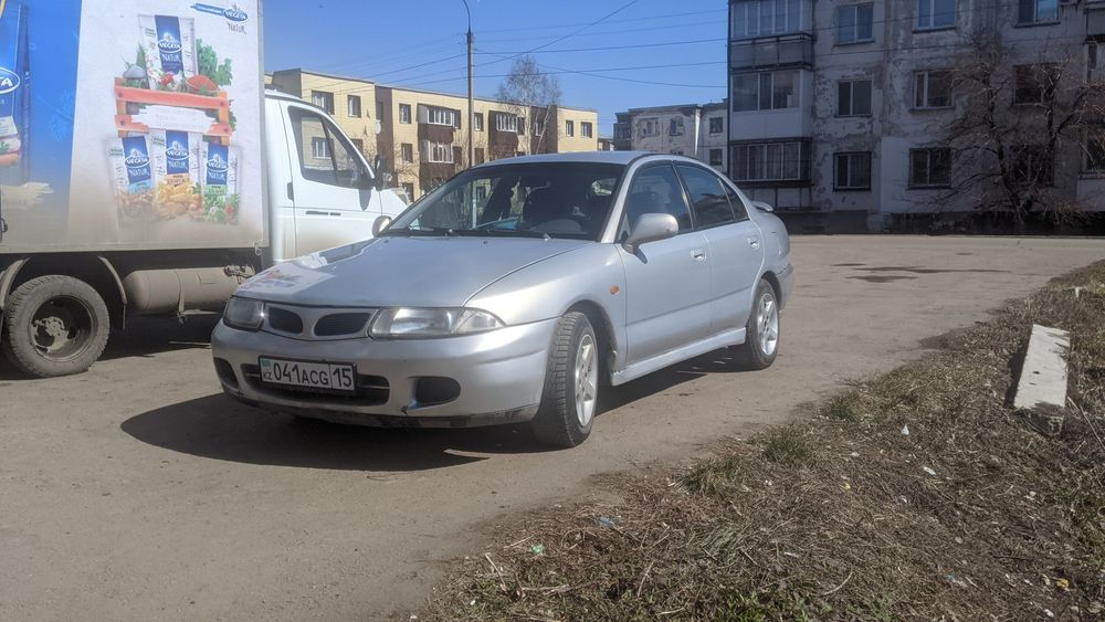 Митсубиши каризма