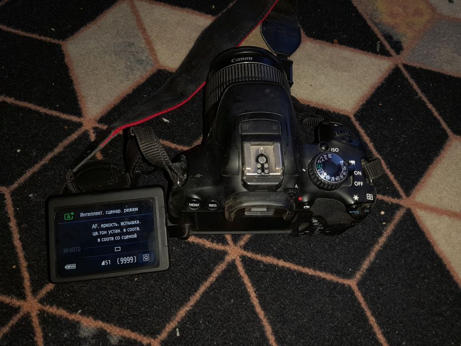Продам Canon EOS 650D