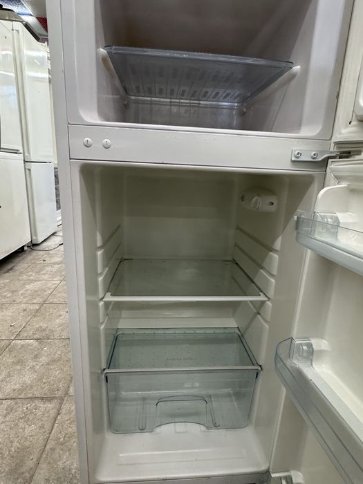 Хладилник crown