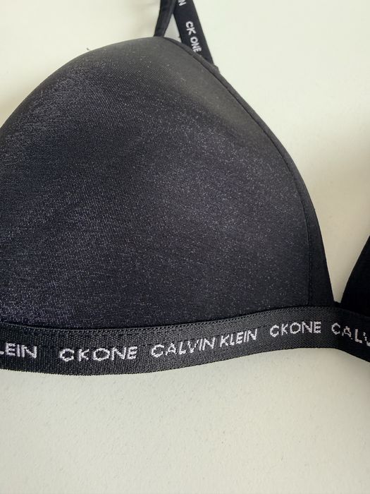 Комплект сутиен и прашки /S, L/ Calvin Klein