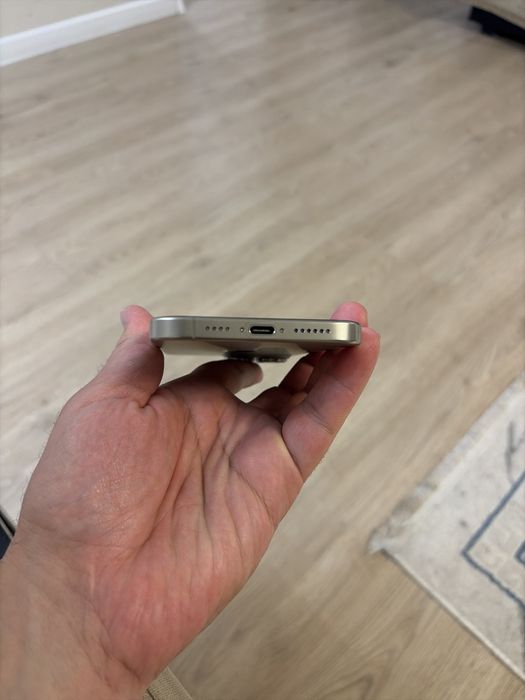 Продам iphone 16 pro max desert titanium
