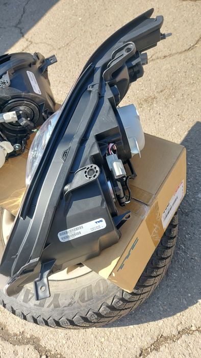 Продам фары Subaru Outback (новые)