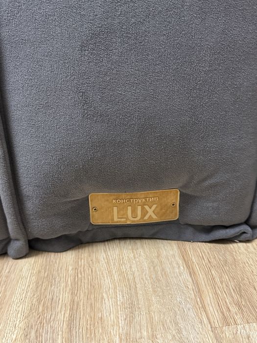 Продам диван угловой.