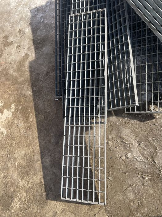 Trepte zincate galvanizate