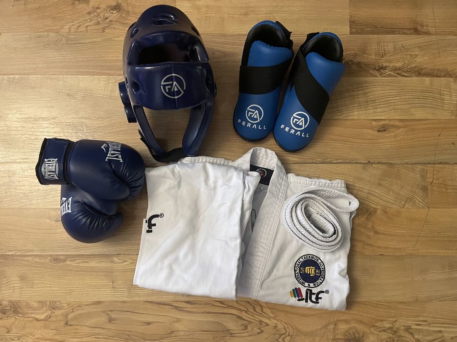 Детская форма для  taekwondo