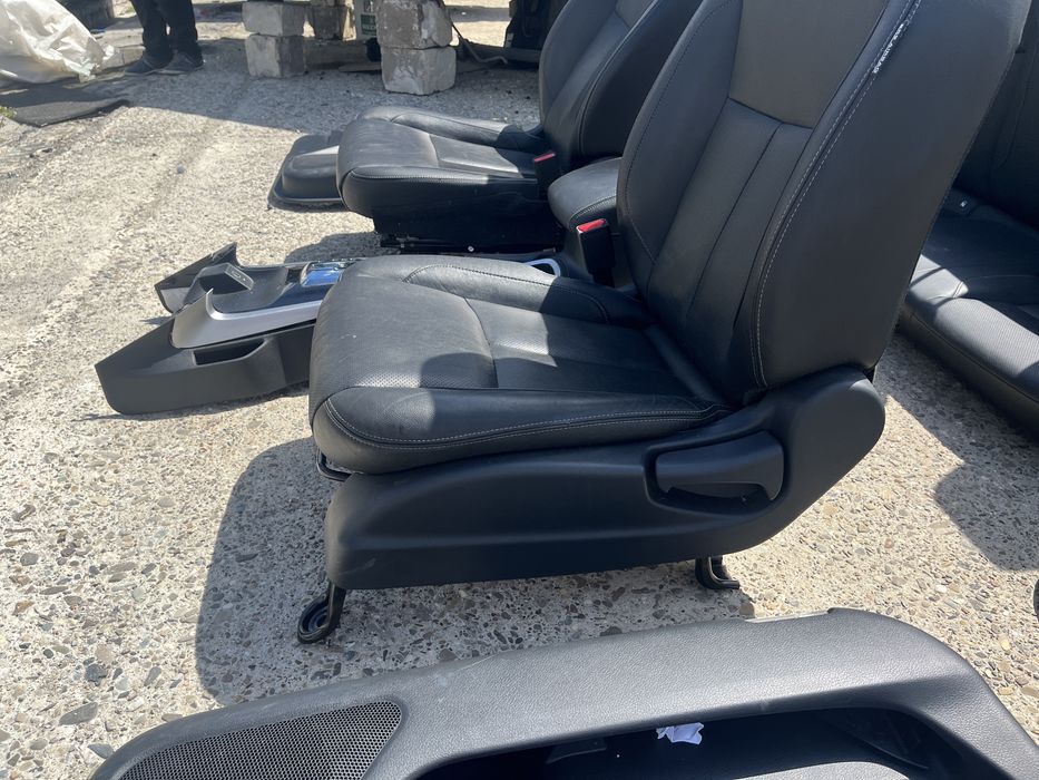 Scaune / Interior piele Nissan Navara 2021