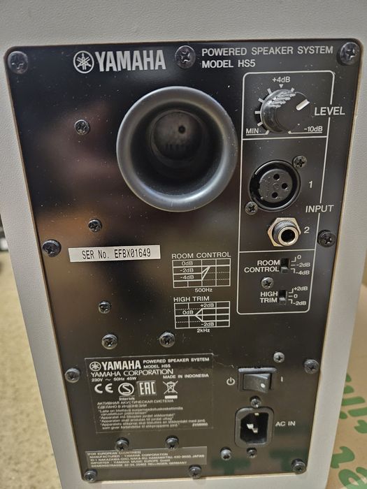 Monitoare Yamaha HS5 ( boxe ) placa de sunet / stative / cabluri