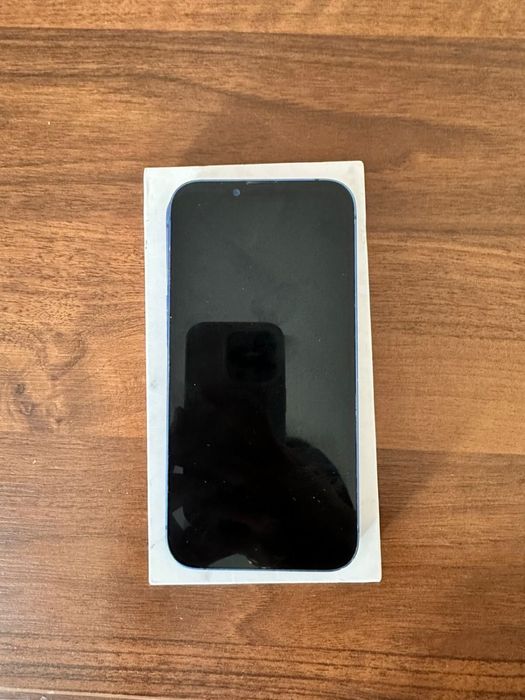 Продам Iphone 13