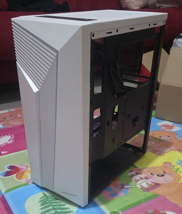 Carcasa pc pro gaming alba