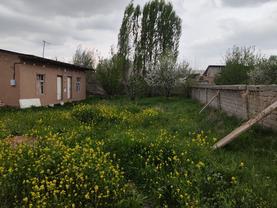 6 Соток 2х комната Октябрь Бур ота махалласи кадастр документы есть...