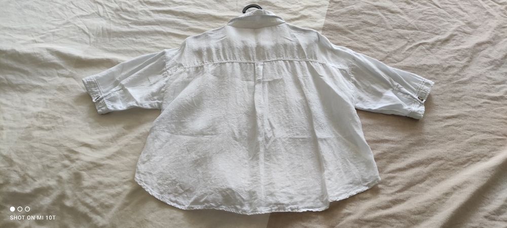 Дамска риза в нежно бяло