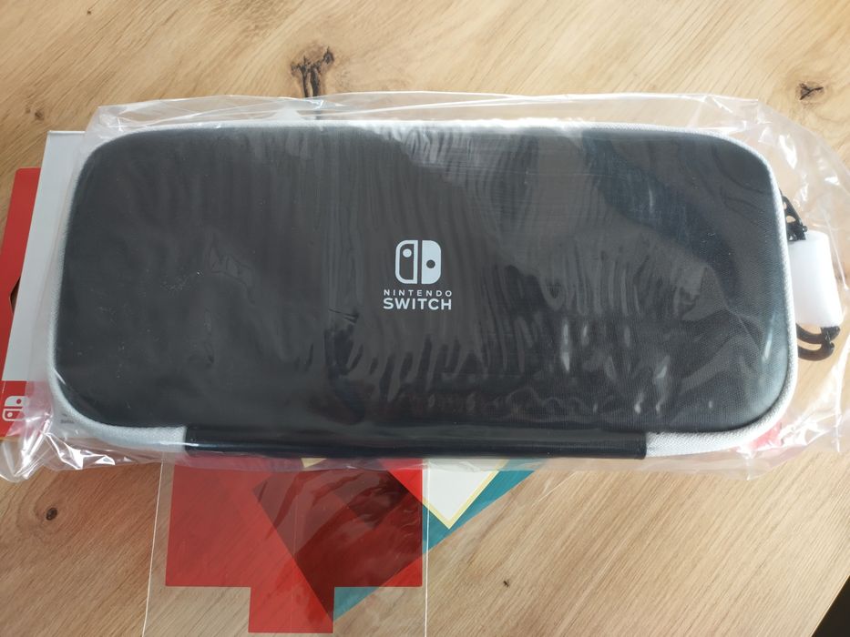 Оригинален калъф и протектор Nintendo Switch/OLED