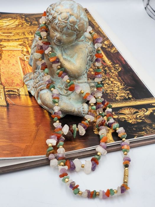 Винтидж дълго колие с полускъпоценни камъни