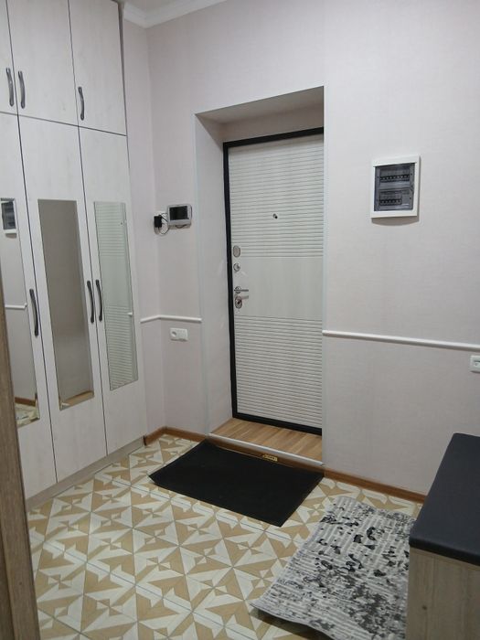 Аренда 2/1/4 Метро Д.Народов .родов