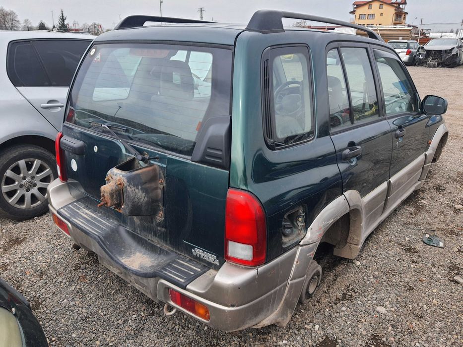 На части! Suzuki Grand Vitara 2.5 i V6