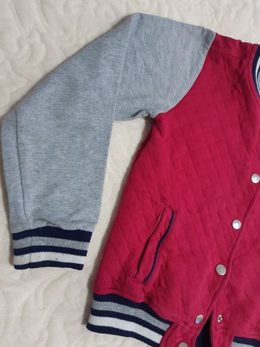 Курточка бомбер для девочки на рост 122-130.