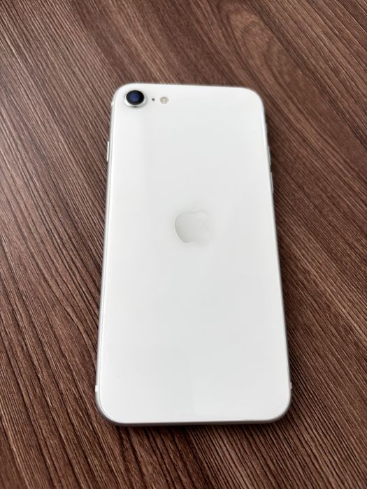 Заблокированный Iphone SE 2020