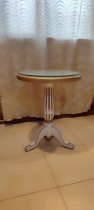 Журнальный столик.