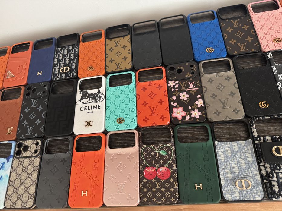 Husa Gucci / Burberry / LV / Louis Vuitton / Christian Dior - iPhone 17 Pro Max