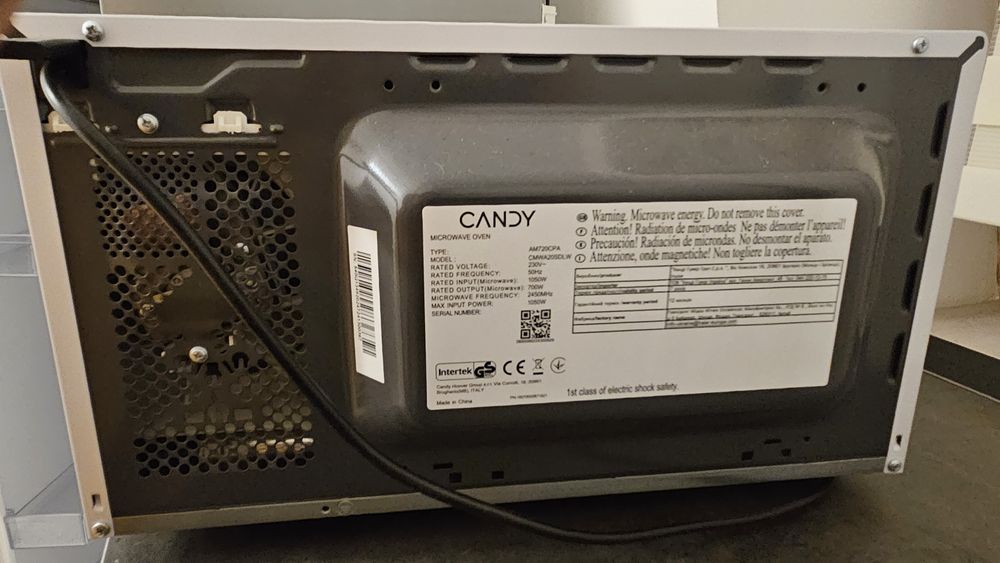 Cuptor microunde nou