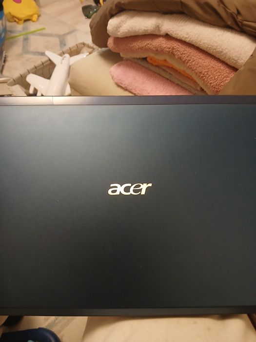 Продаю ноутбук acer