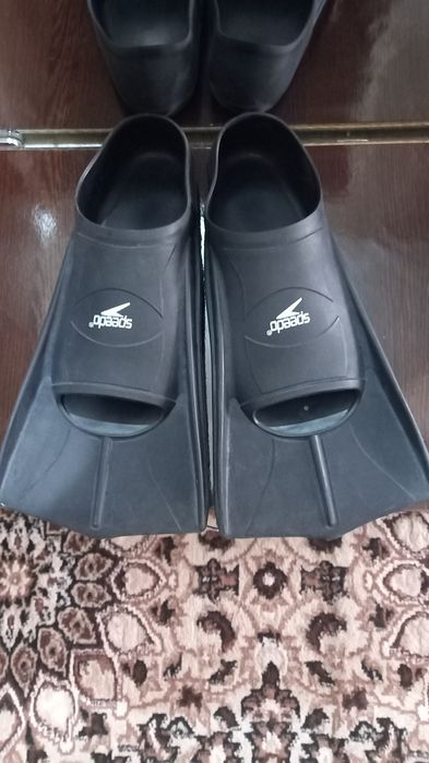 Ласты для плаванья.