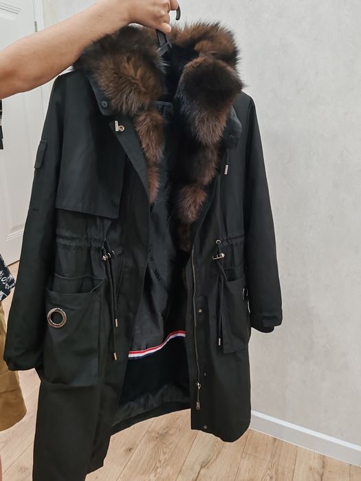 Продам парку женскую