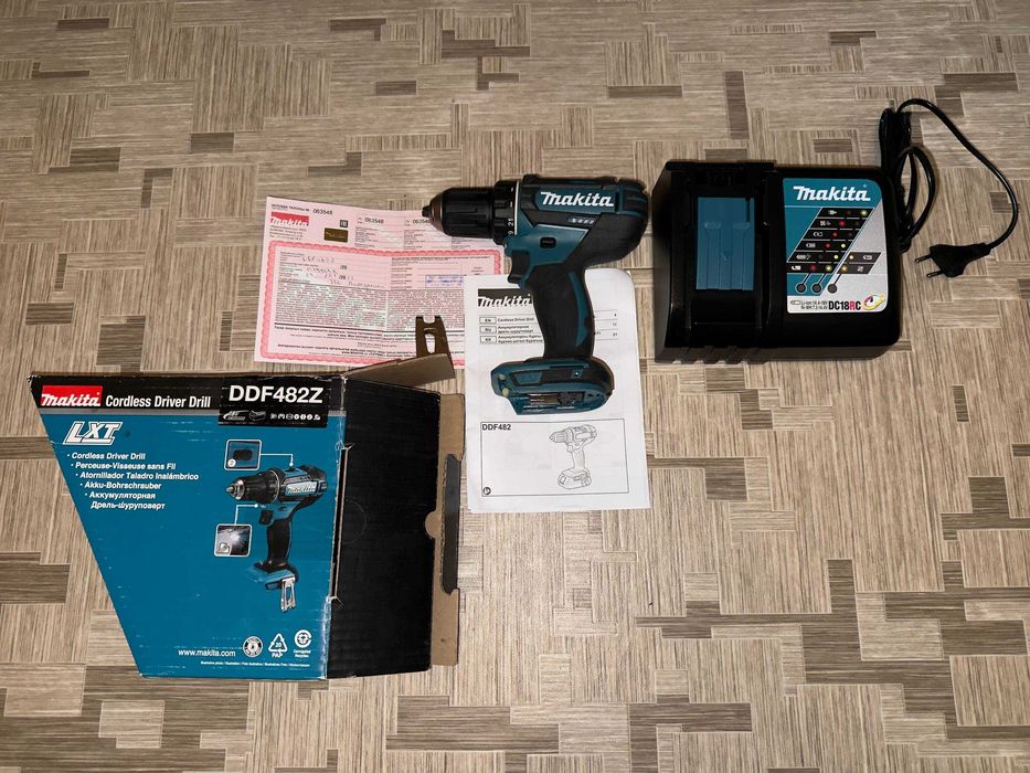 Шуруповёрт Makita DDF482Z, Зарядное устройство Makita