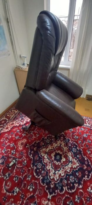 Кресло реклайнер с пультом