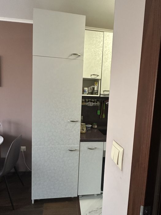 Хладилник с долен фризер за вграждане