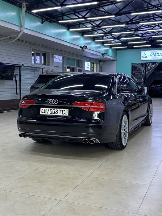 Audi A8 Long 4.0 turbo 700 лс