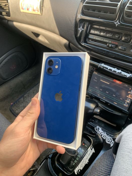 Продам айфон iphone 12 64gb 74%