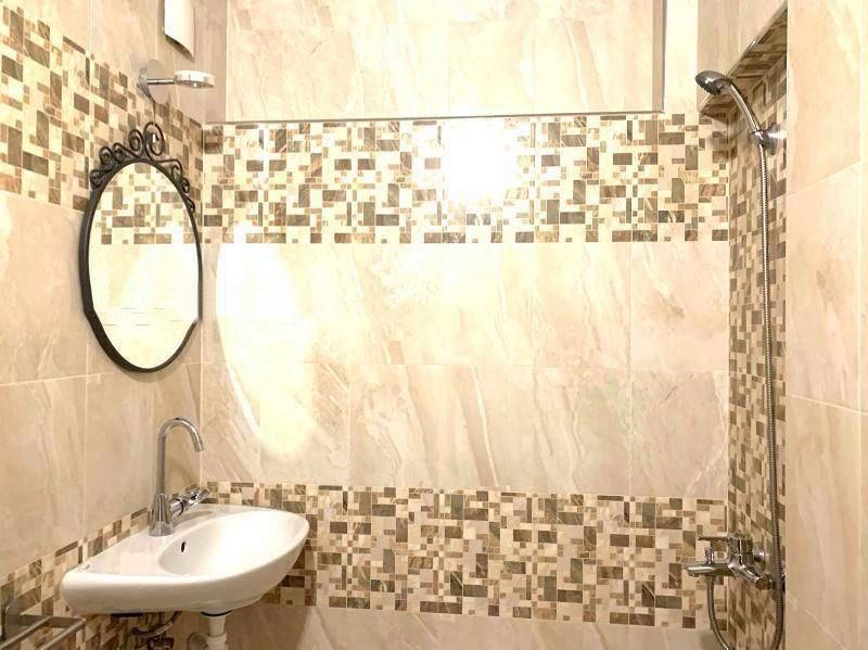 Дава се под наем Двустаен апартамент в София, Център - 90 кв.м за 797.64 € - Снимка #9