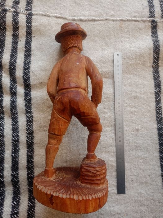 Фигури от дърво, дърворезба