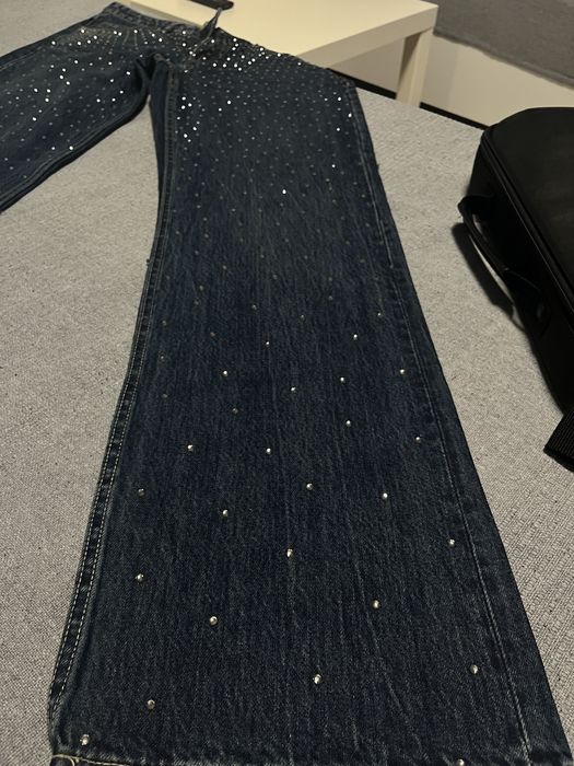 Дънки с камъчета Zara