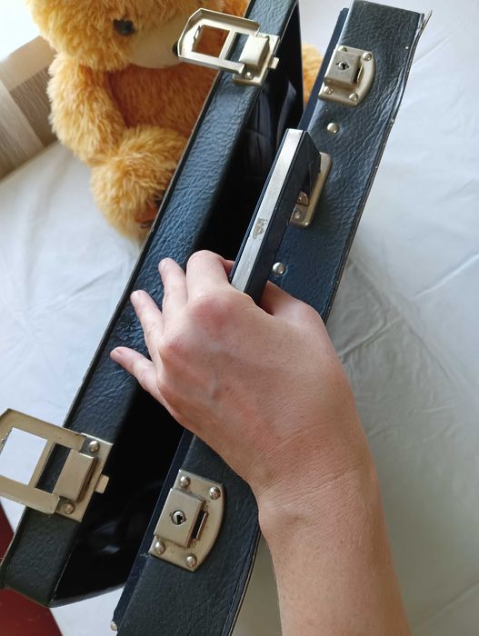 Дипломат, 44 на 32 см