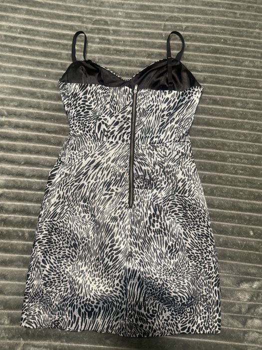 Оригинална рокля GUESS