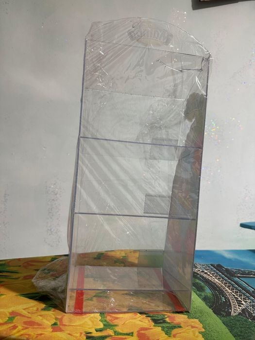 Продам тлрговые прилавки и подставки