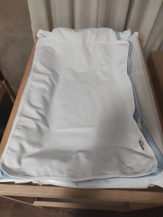 Повивалник Маса за повиване Икеа Ikea SNIGLAR с подложки
Маса за повив