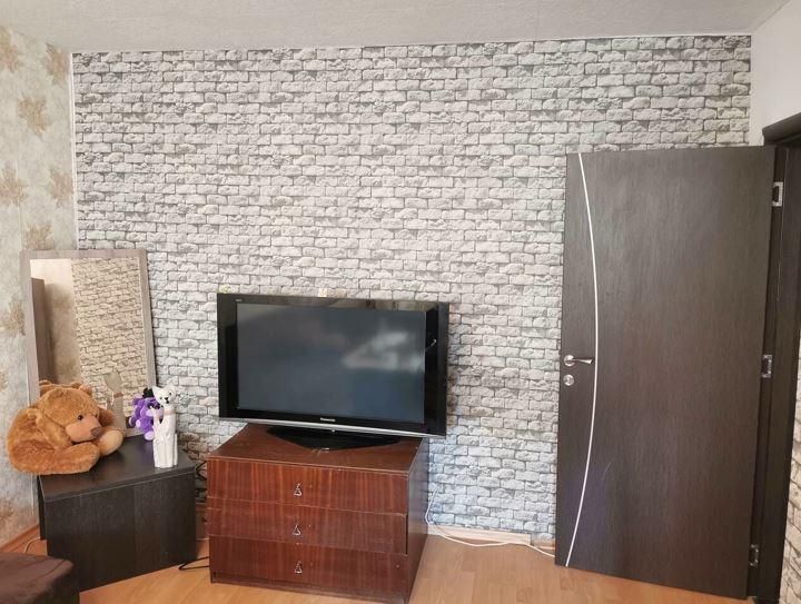 Дава се под наем Тристаен апартамент в Бургас, Меден рудник - зона Б - 90 кв.м за 331.5 € - Снимка #1