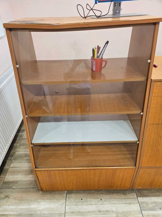Mobilier ,vitrina magazin